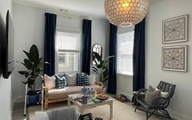 New! Stylish 1900S Renovated Duplex Apartment Building Near Forsyth & River St